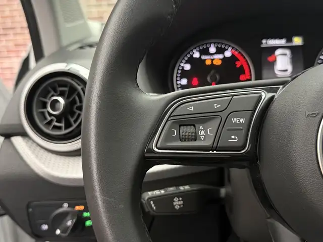 Audi Q2 view 16