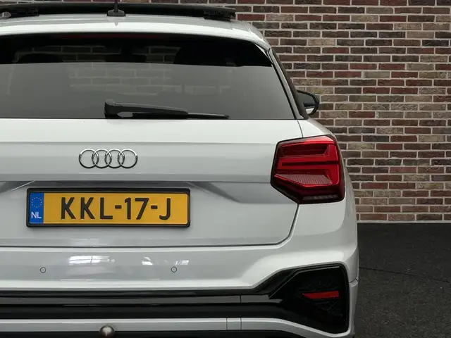 Audi Q2 view 25