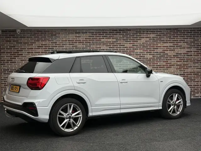 Audi Q2 view 2
