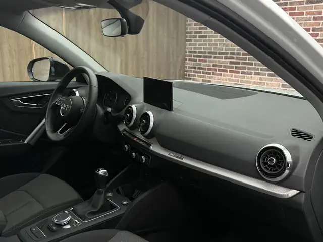 Audi Q2 view 19