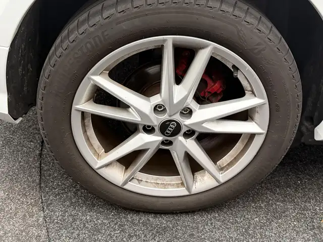 Audi Q2 view 21
