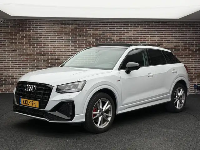 Audi Q2 view 24