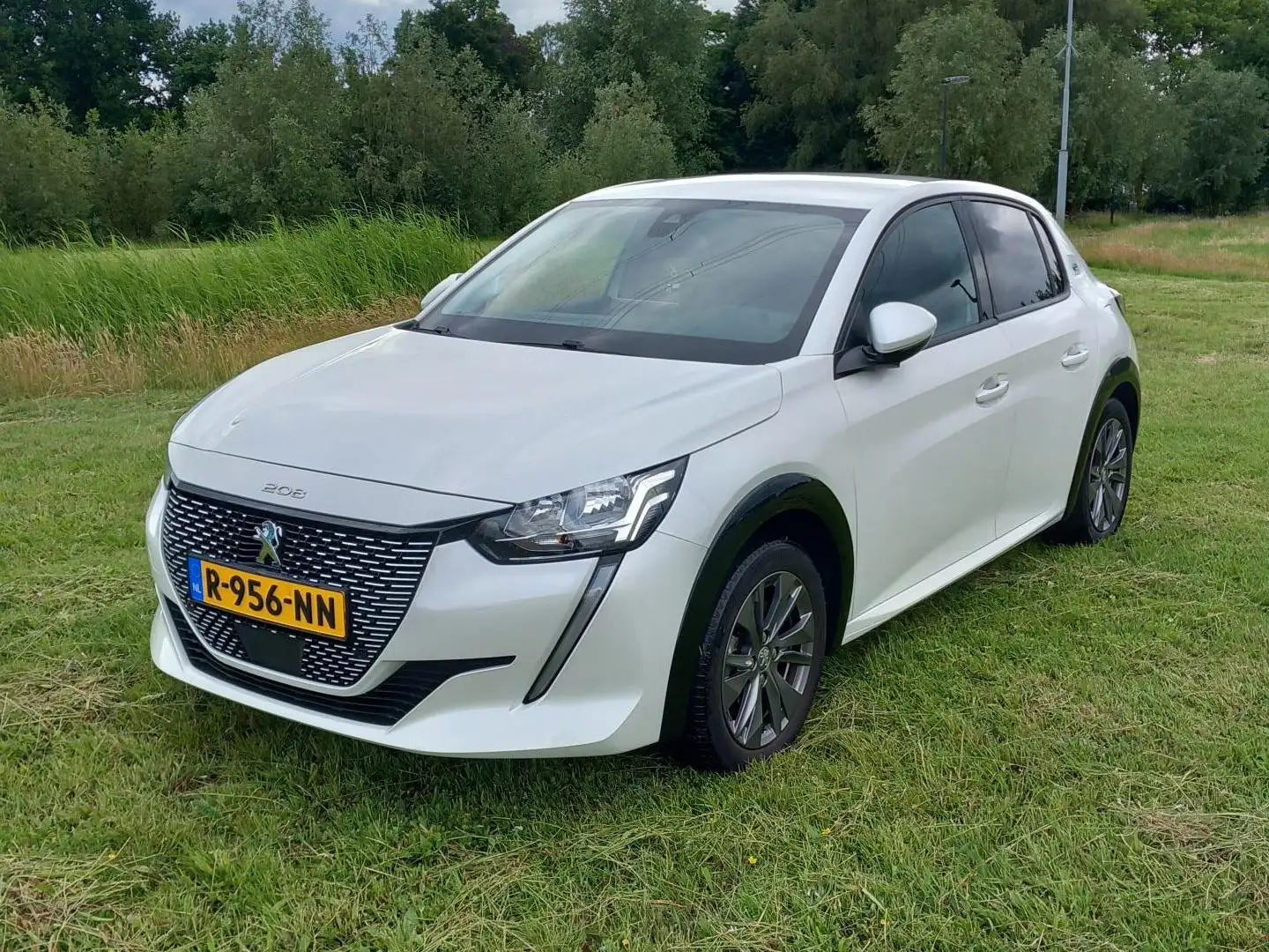 Peugeot 208 208 EV Allure 50 kWh Wit - 2