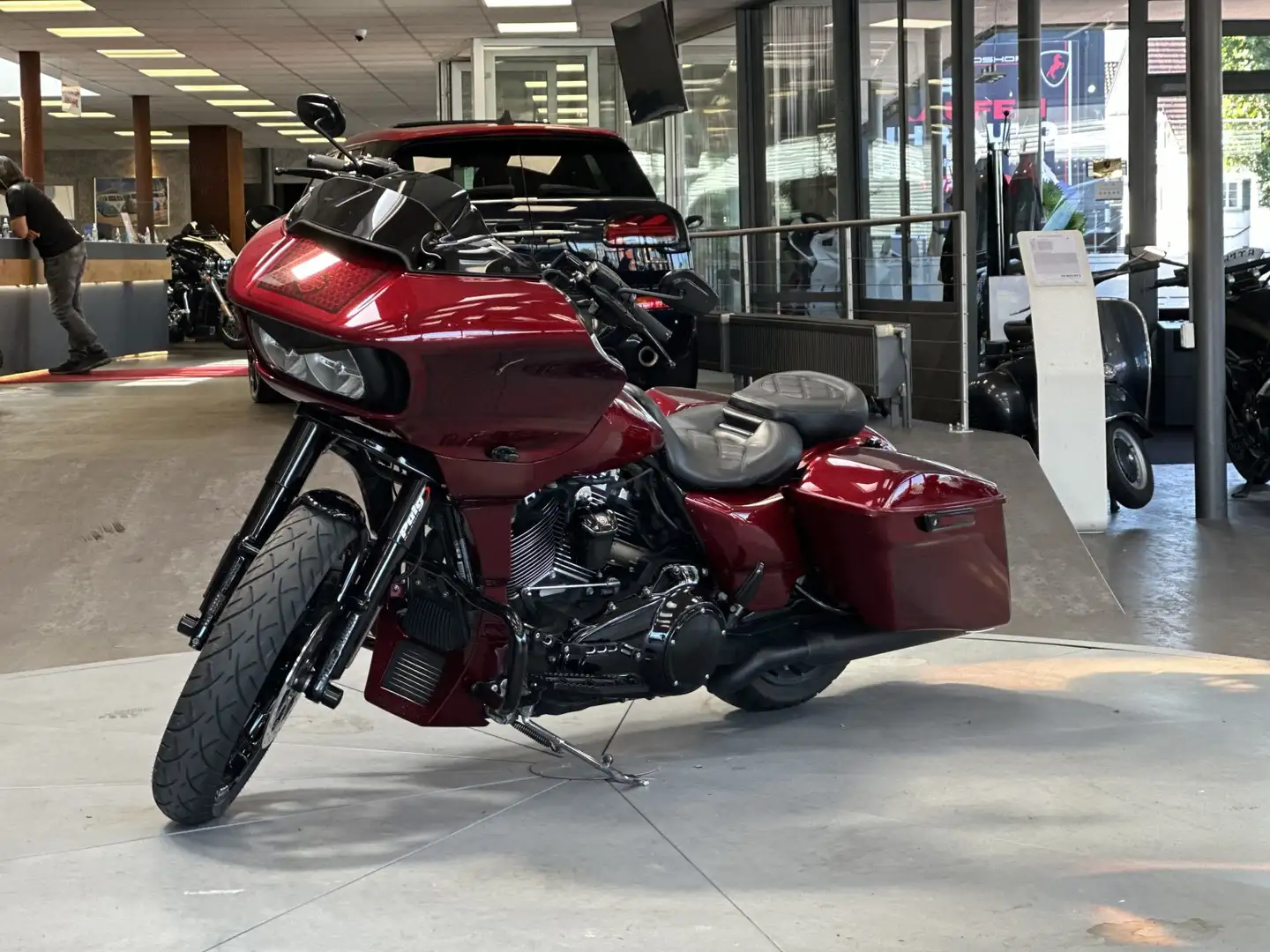 Harley-Davidson Road Glide *Special* Červená - 1