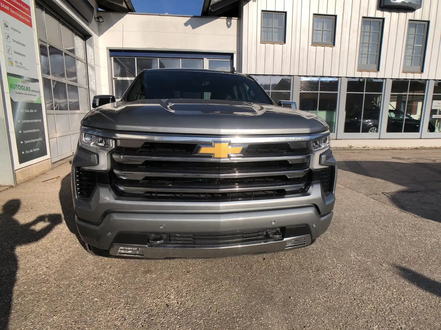Chevrolet Silverado 1500 6.2 V8 High Country Z71 Off-Road Grey - 2