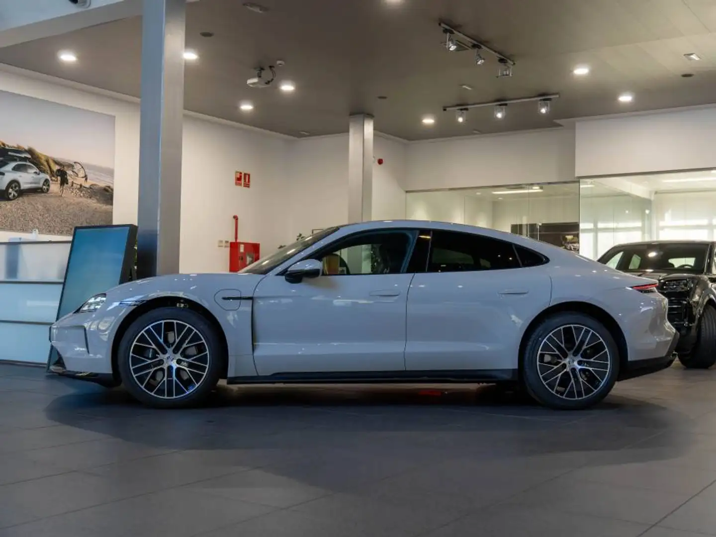 Porsche Taycan Beige - 2