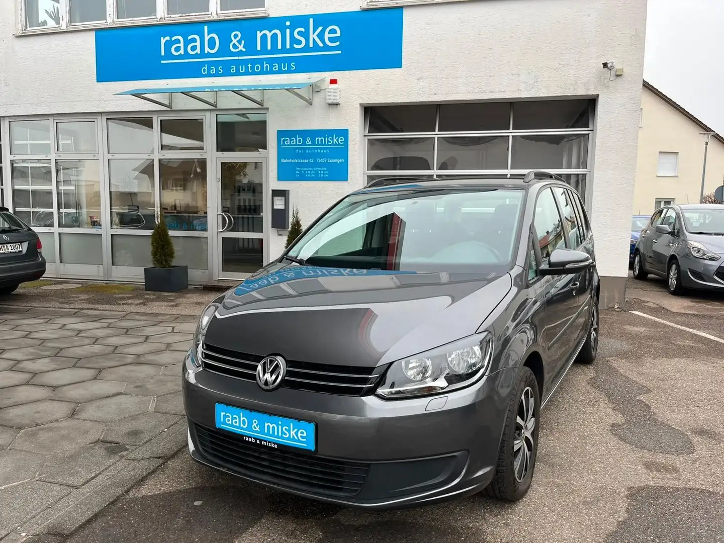 Volkswagen Touran 1.6 TDI *PDC/SHZ/Bluetooth/7 Sitze/Navi* Grau - 1