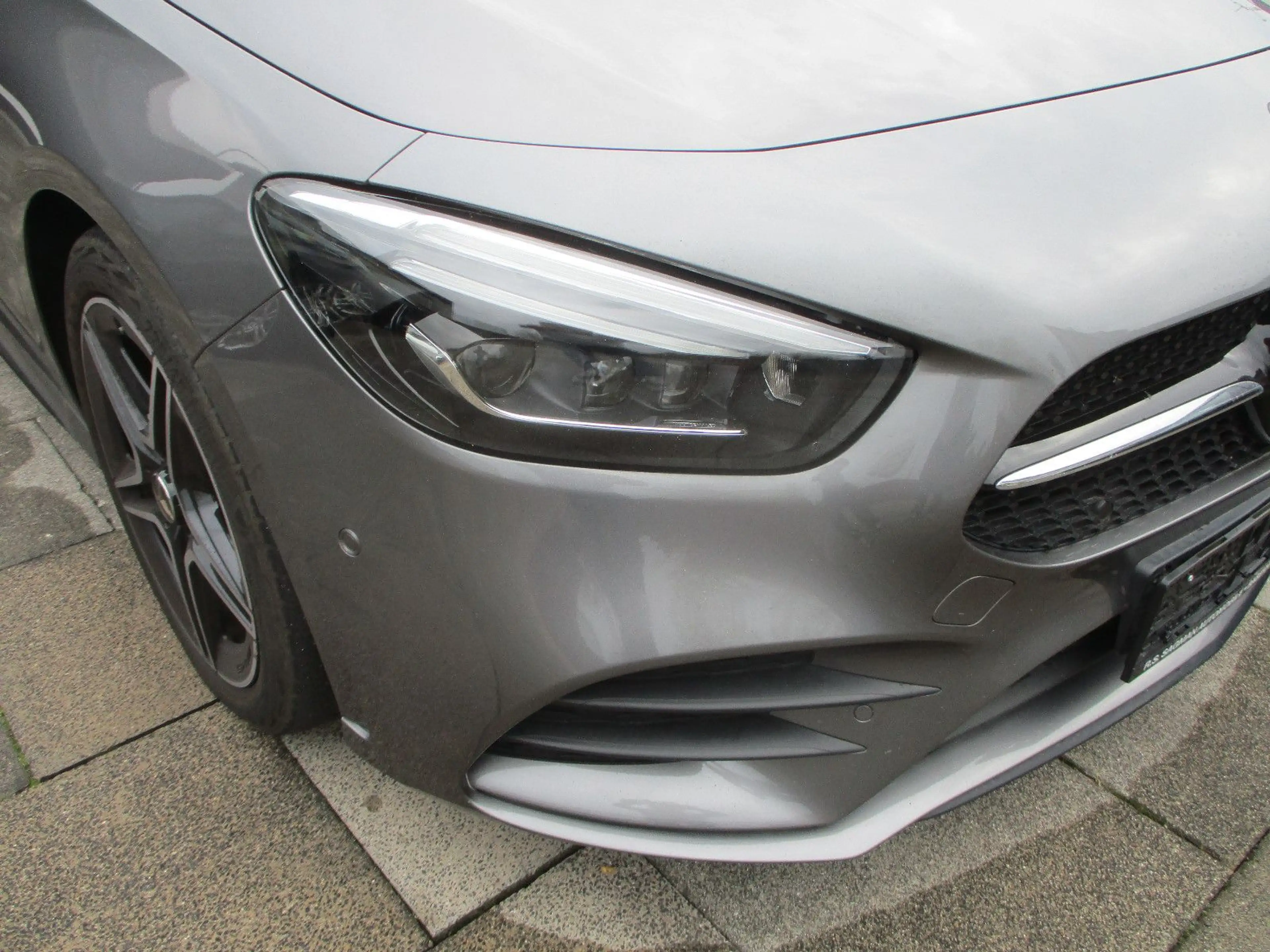 Mercedes-Benz B 200 d AMG NAVI LEDER KAMERA PANORAMA SPURH AHK — photo 6