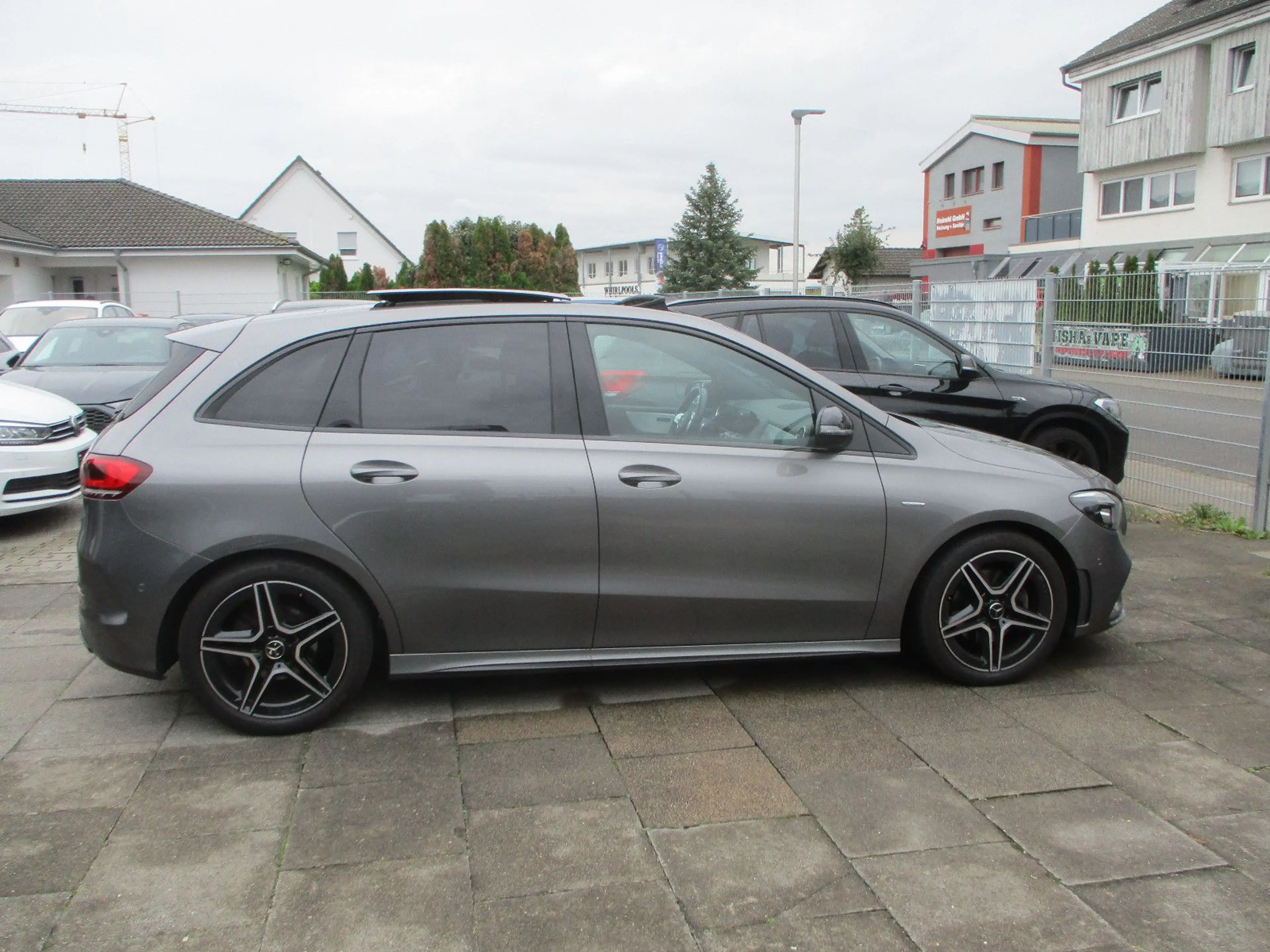 Mercedes-Benz B 200 d AMG NAVI LEDER KAMERA PANORAMA SPURH AHK — photo 7