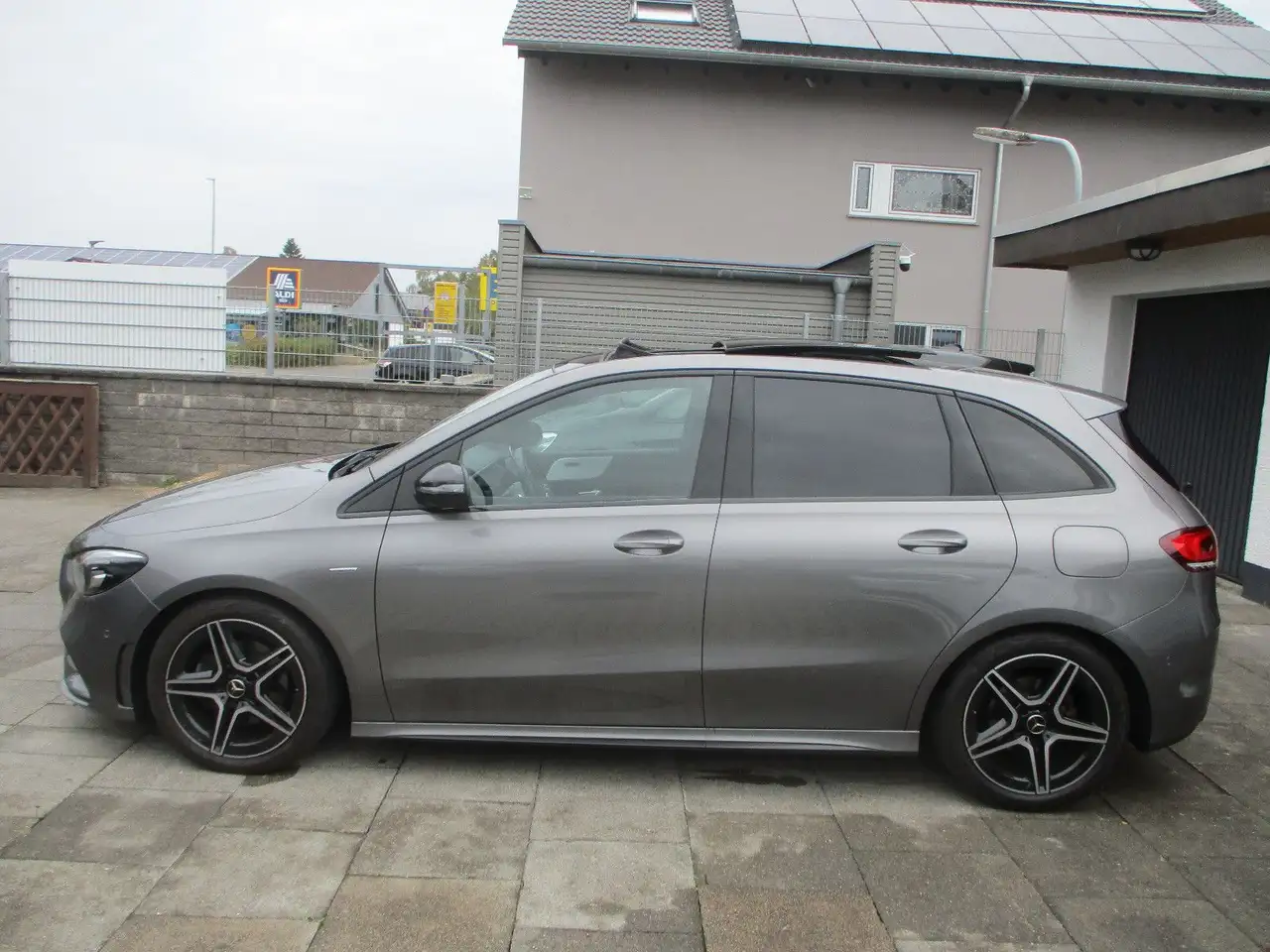 Mercedes-Benz B 200