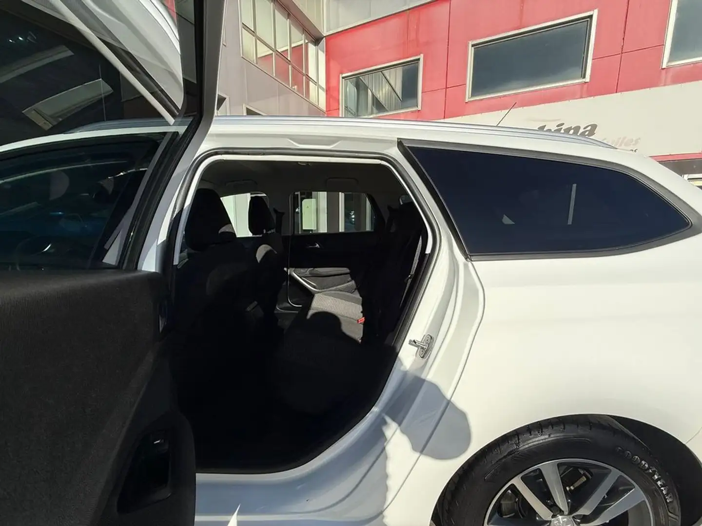 Peugeot 308 SW 1.5BlueHDi S&S Style EAT8 130 Blanco - 2