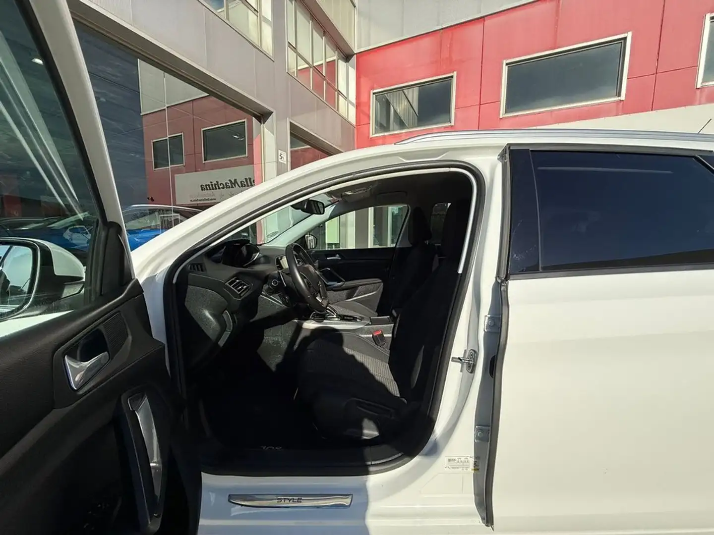 Peugeot 308 SW 1.5BlueHDi S&S Style EAT8 130 Blanco - 1