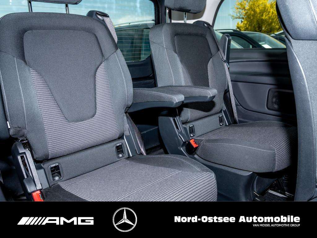 Mercedes-Benz V 220