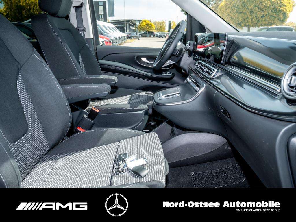 Mercedes-Benz V 220