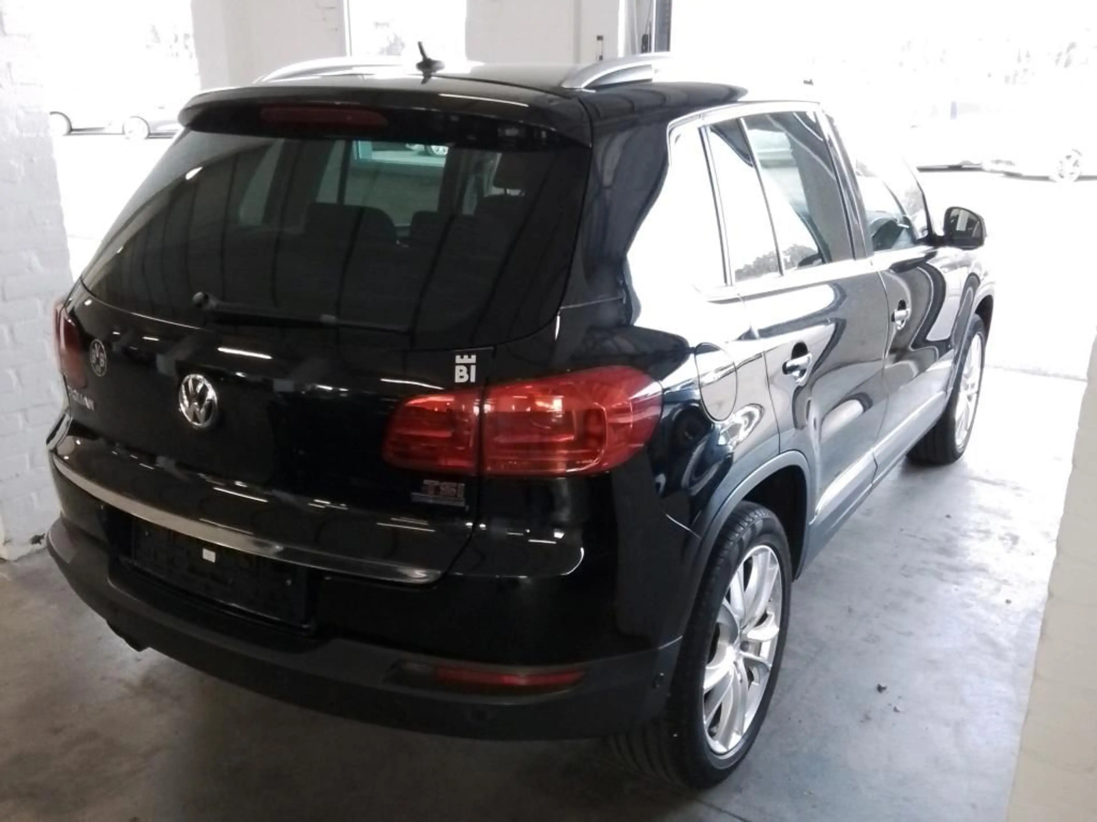 Volkswagen Tiguan 1.4 TSI Sport & Style PDC/SHZ/Klima — photo 3