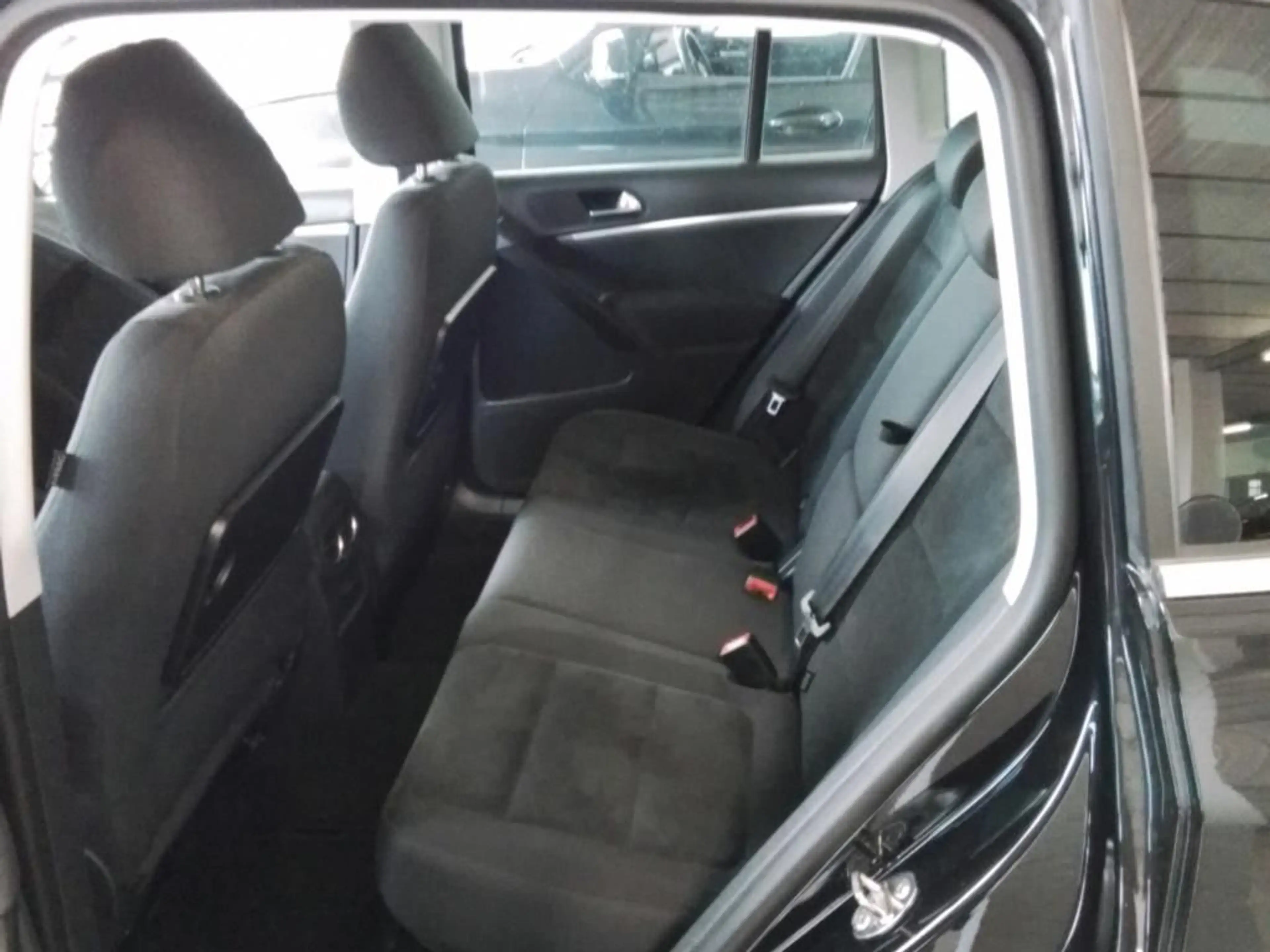 Volkswagen Tiguan 1.4 TSI Sport & Style PDC/SHZ/Klima — photo 5