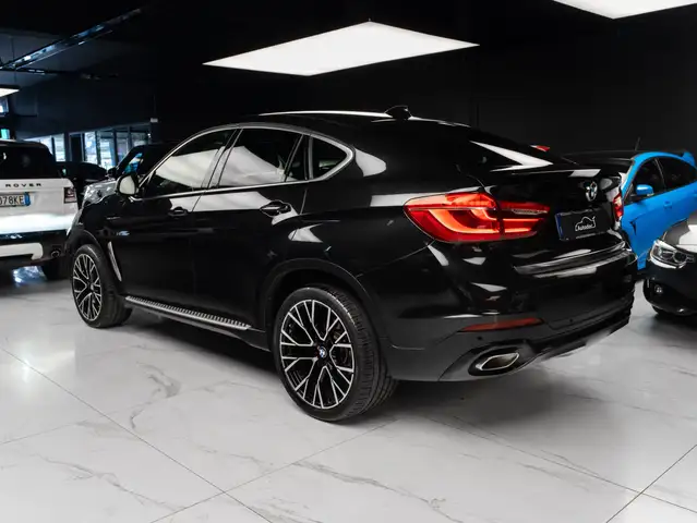 BMW X6 view 6