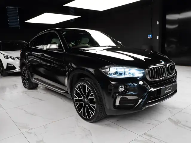 BMW X6 view 3