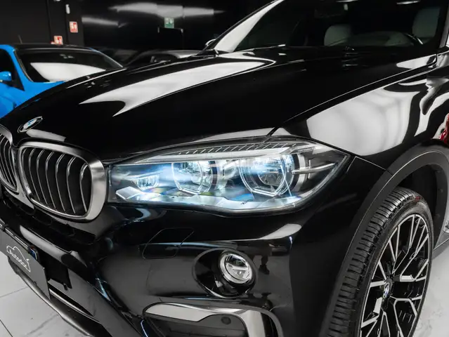 BMW X6 view 16