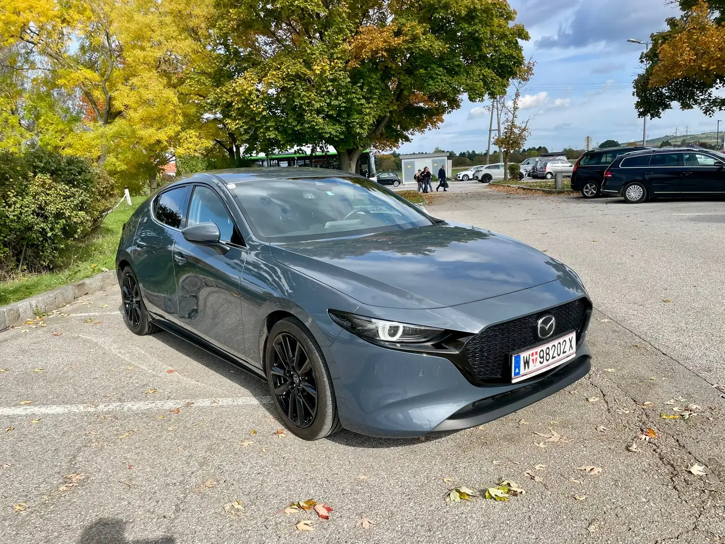 Mazda 3 Mazda 3 Skyactiv-X180 GT+/SO/PR GT+/SO/PR Grau - 1