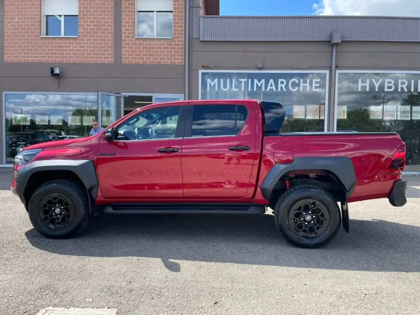Toyota Hilux 2.8 D-4D A/T 4WD 4 porte Double Cab GR SPORT Rouge - 2