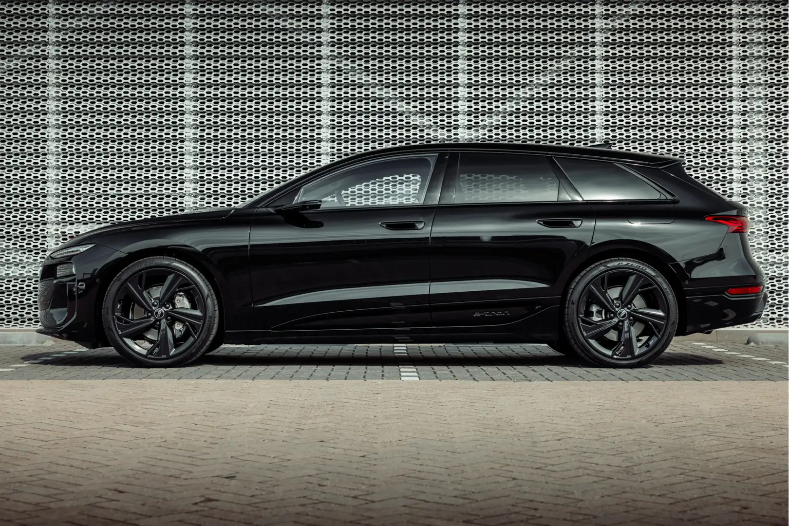Audi A6 Avant e-tron S edition performance 367pk 100 kWh | Zwart - 2