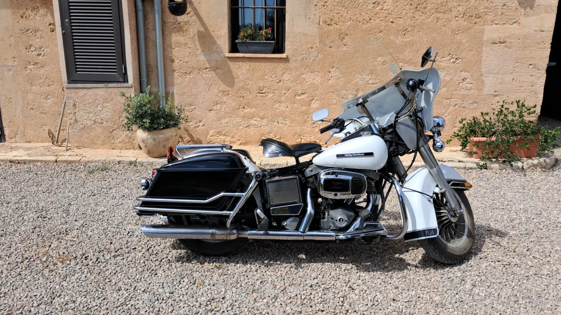 Harley-Davidson Electra Glide police special Alb - 1