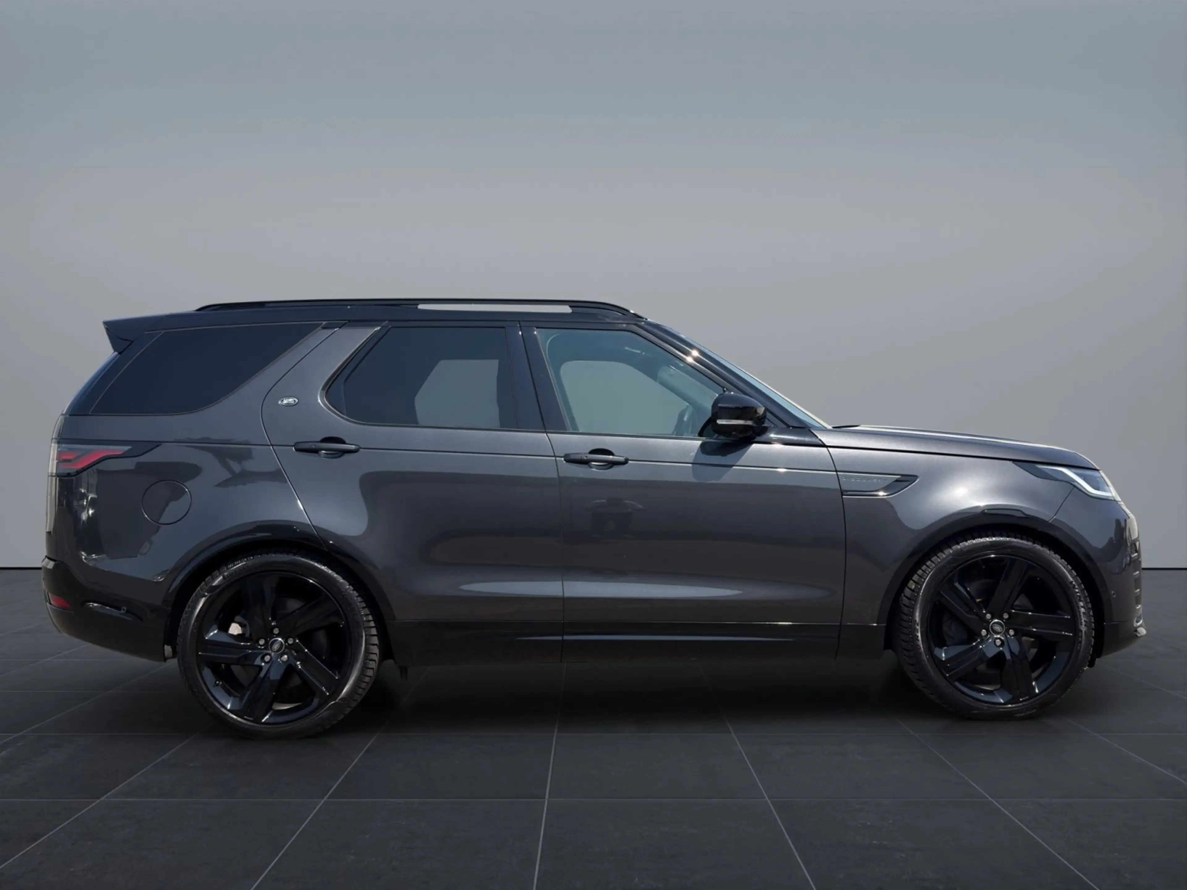 Land Rover Discovery D350 Dynamic SE AHK Winter Pack Pano — photo 6