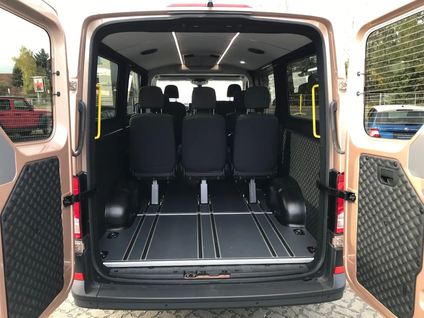 MAN TGE 3.180 *9 Sitze*Schalter* Gold - 1