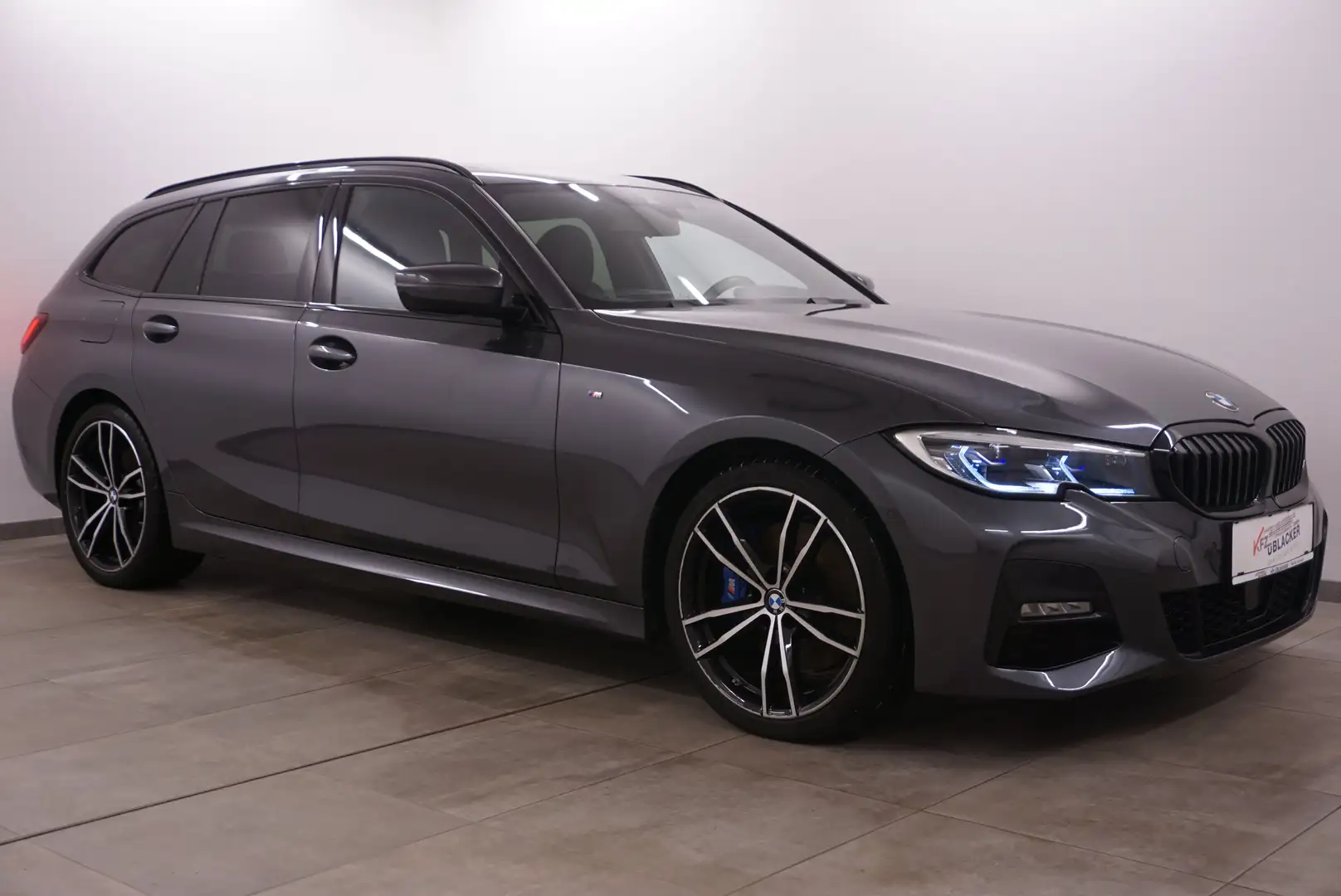 BMW 320 d xDrive M Sport // Panoramad. // Laserscheinw. // Grau - 1