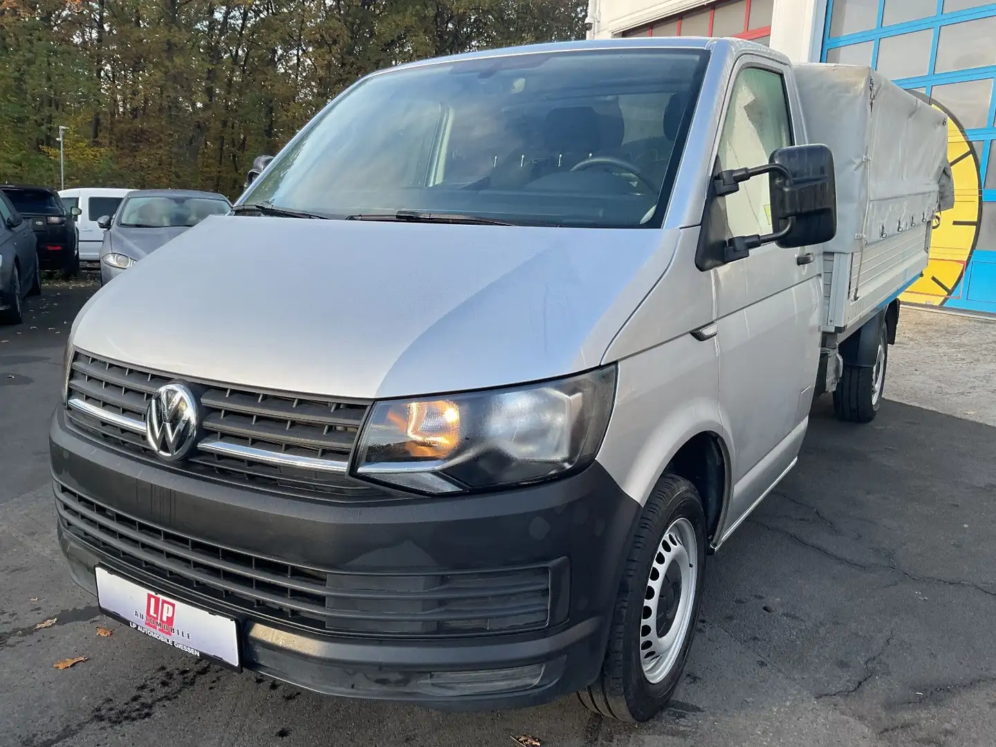 Volkswagen T6 Transporter Pritsche lang Navi AHK Standheiz. Silber - 1