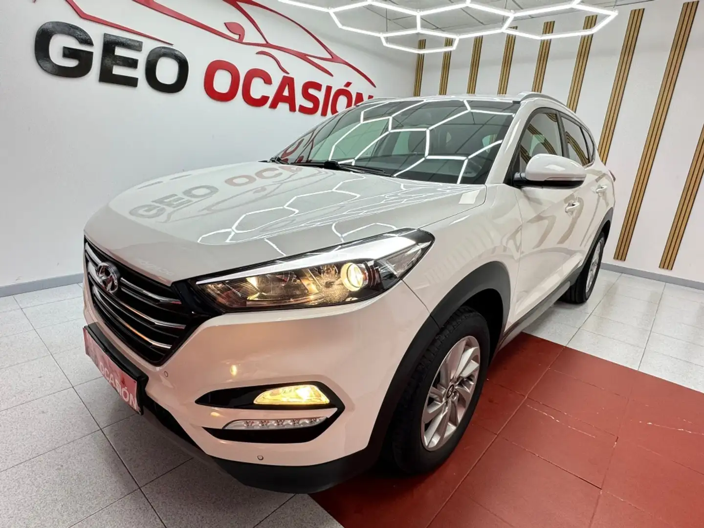 Hyundai TUCSON 2.0CRDI 48V Style 4x4 AT Blanc - 1