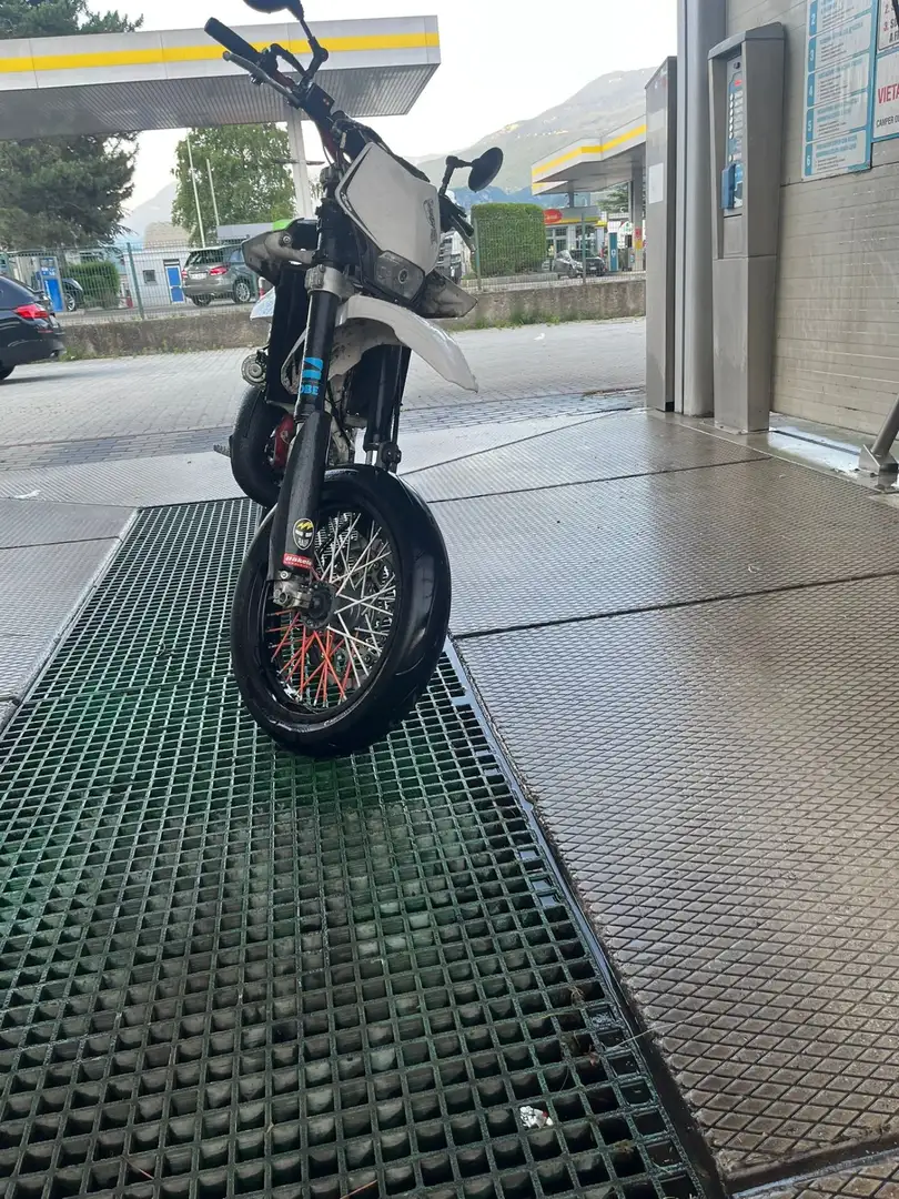 Husqvarna SM 125 Alb - 2