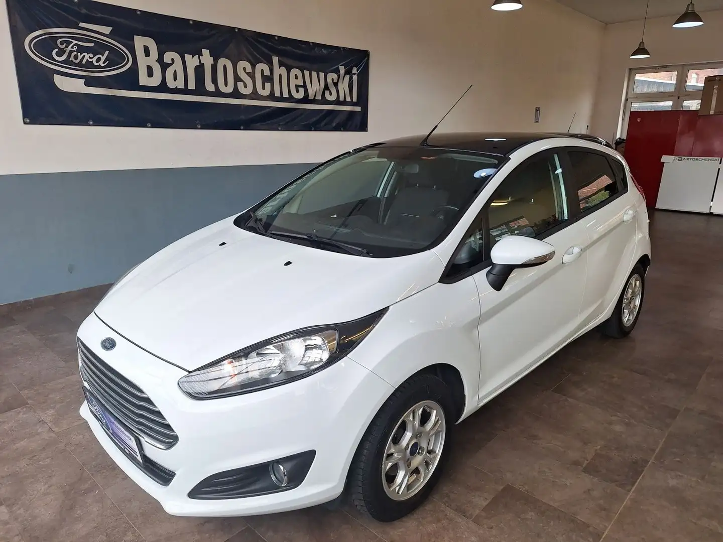 Ford Fiesta Sync Edition Blanc - 1