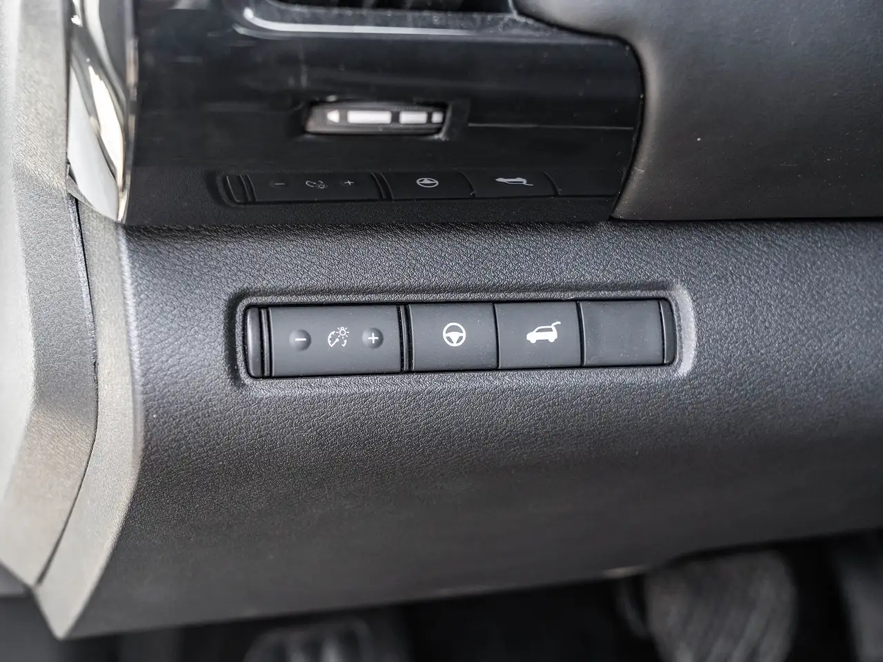 Nissan Pathfinder снимка Nissan Pathfinder