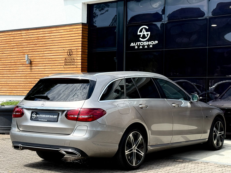 Mercedes-Benz C 300 e T-Modell ACC/MULTIBEAM/AHK — photo 9