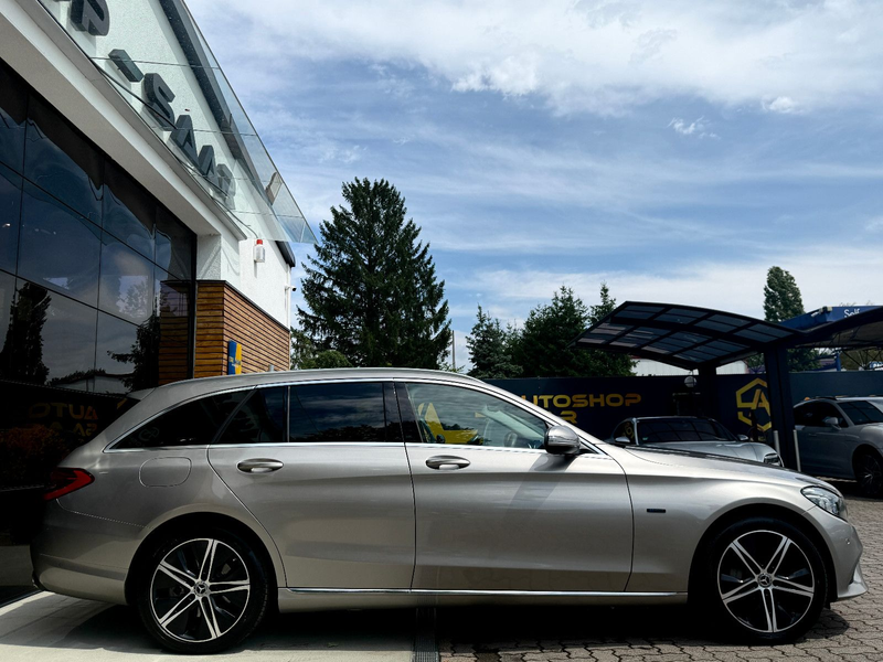 Mercedes-Benz C 300 e T-Modell ACC/MULTIBEAM/AHK — photo 6