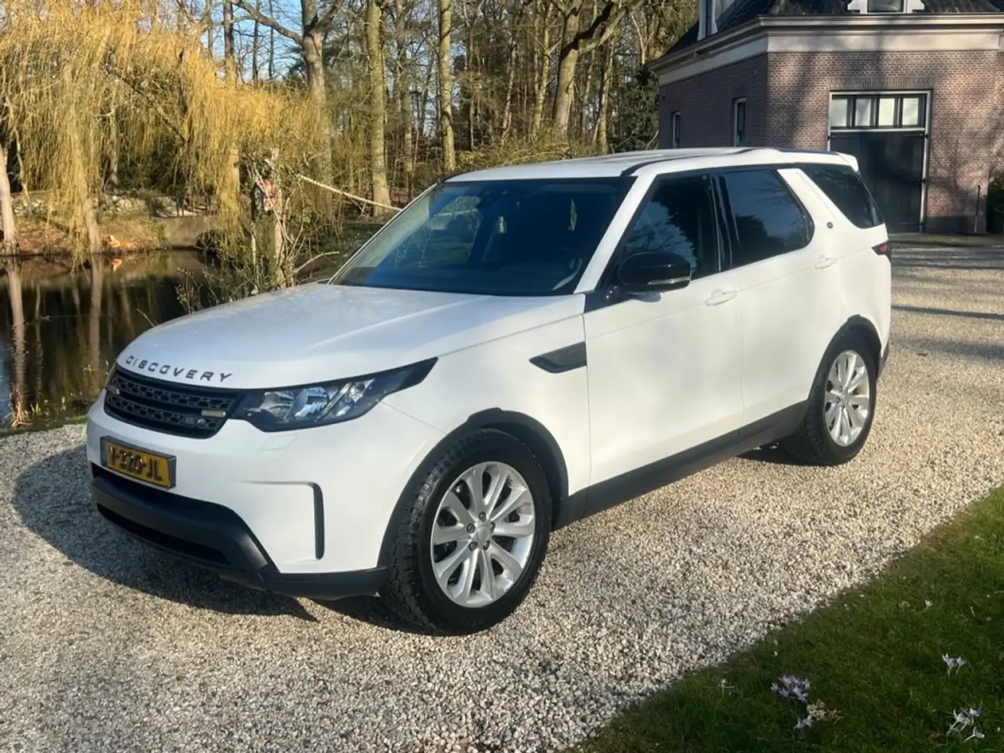Land Rover Discovery 3.0 Td6 SE GRIJS KENTEKEN 1e eig. NL-auto #BTW Wit - 2