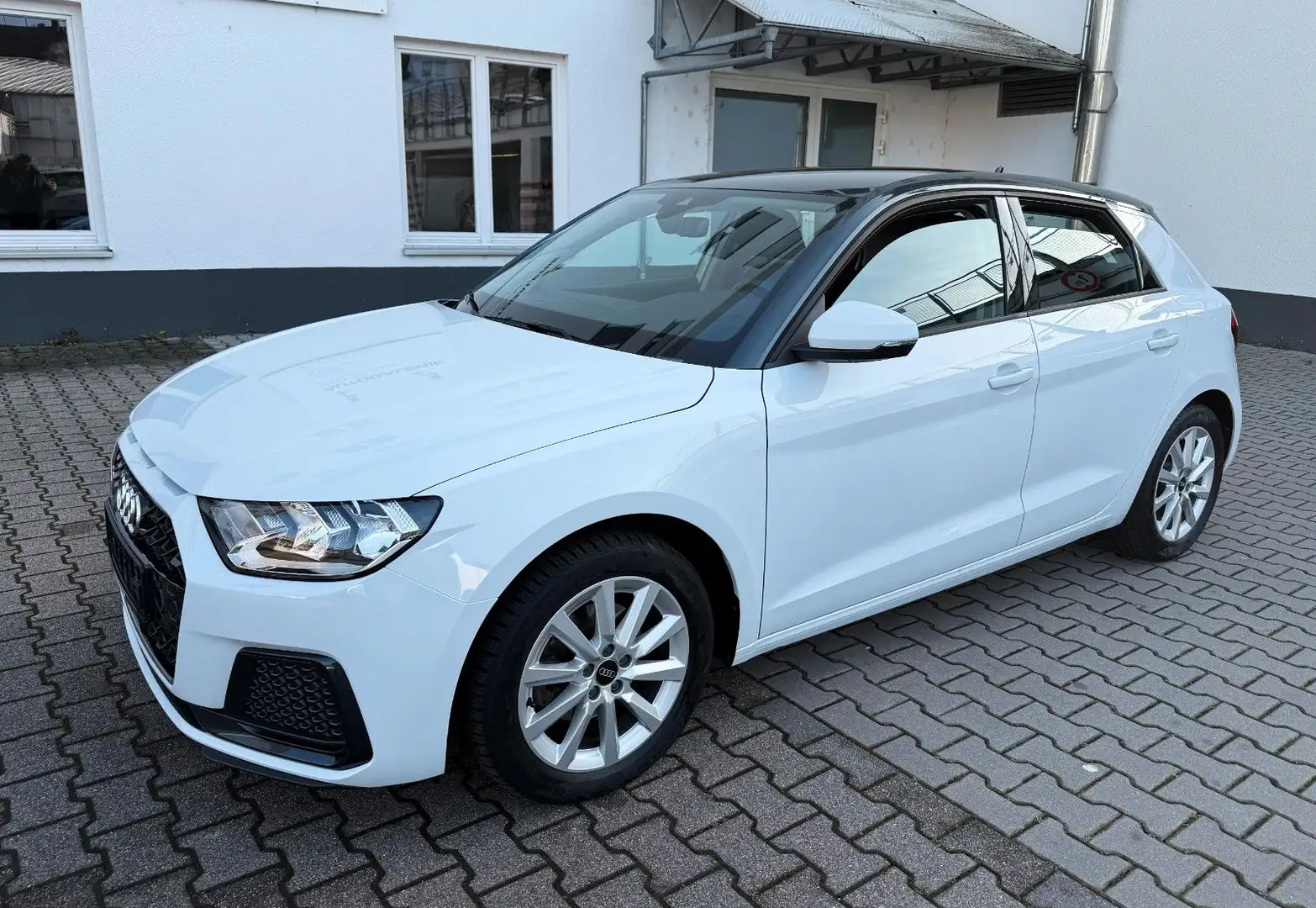 Audi A1 Sportback 30 TFSI advanced NAVI/SHZ/EPH/1HAND Weiß - 1