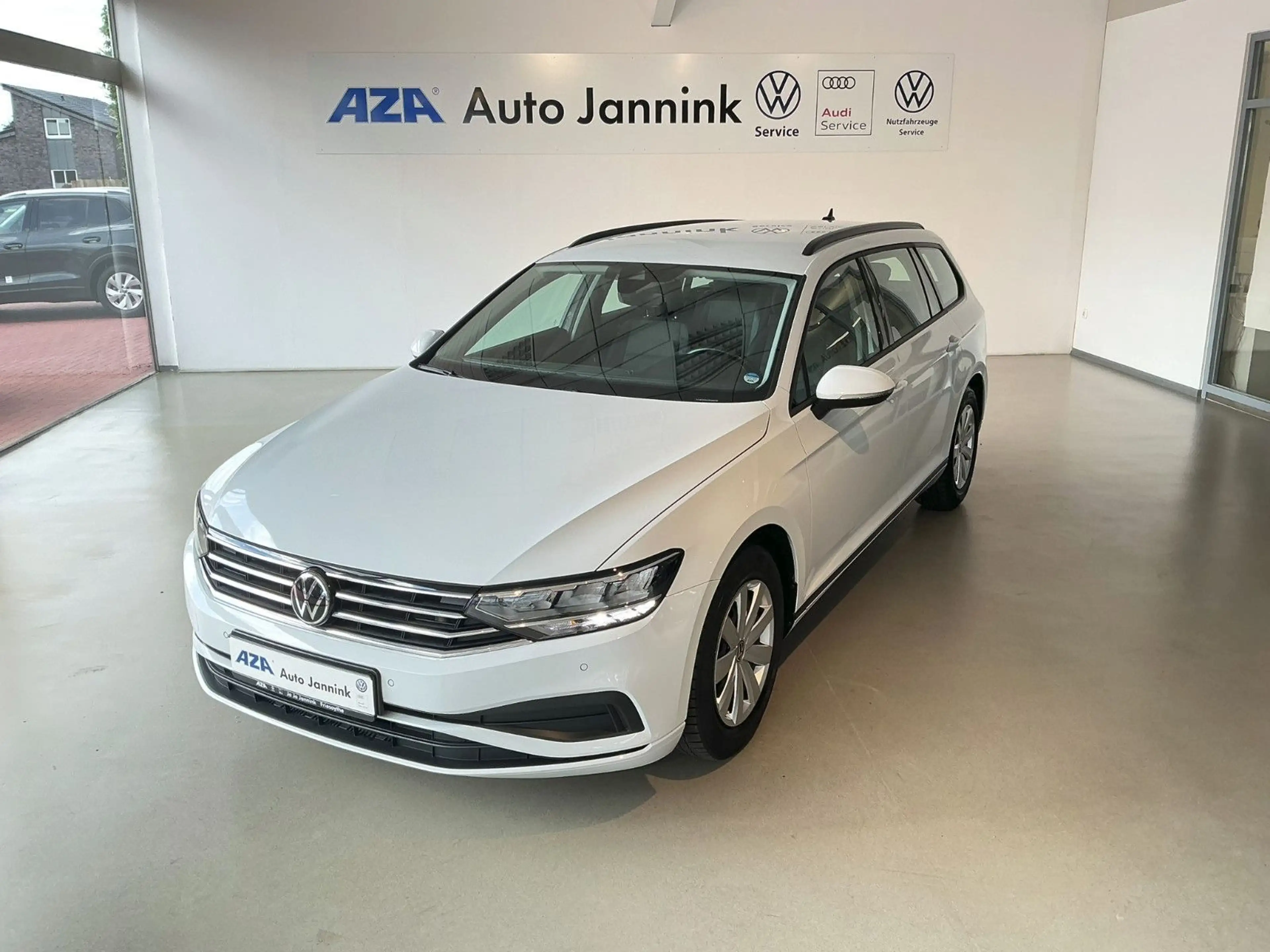 Volkswagen Passat Variant 1.5 TSI Conceptline *Navi*Kamera* — photo 2