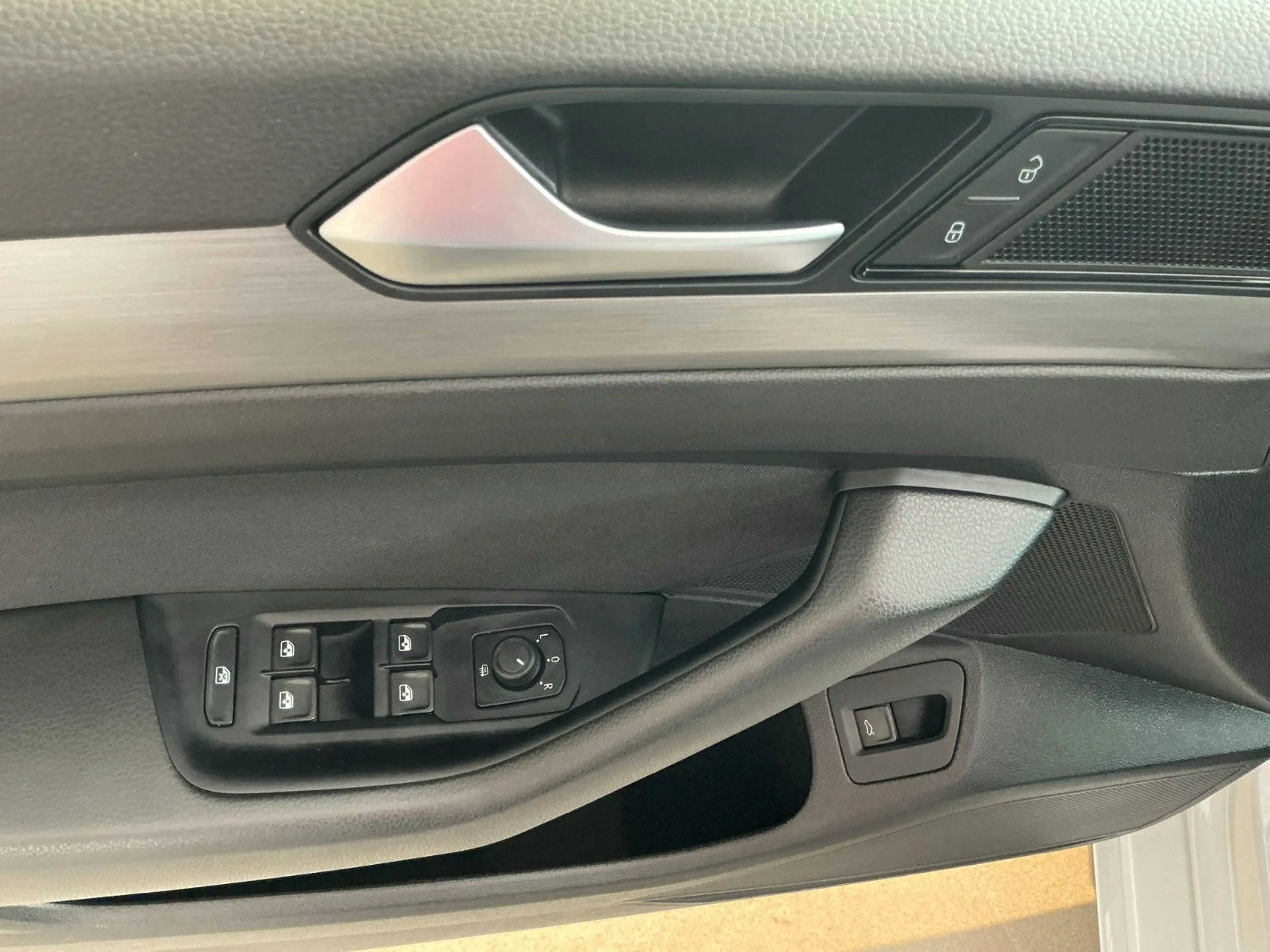 Volkswagen Passat Variant 1.5 TSI Conceptline *Navi*Kamera* — photo 13