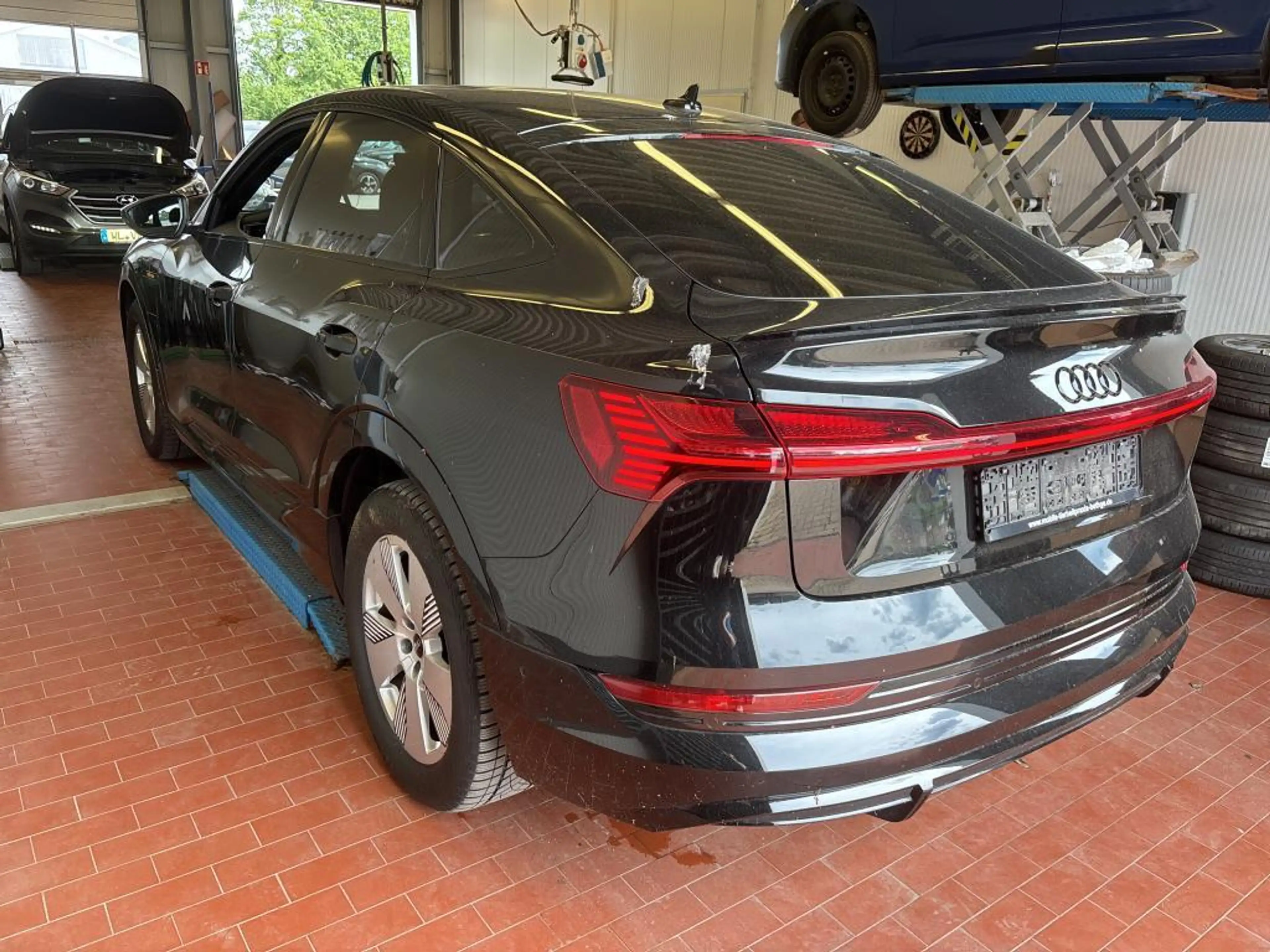Audi e-tron Sportback 55 2x S line BLACK EDITION PANO — photo 6