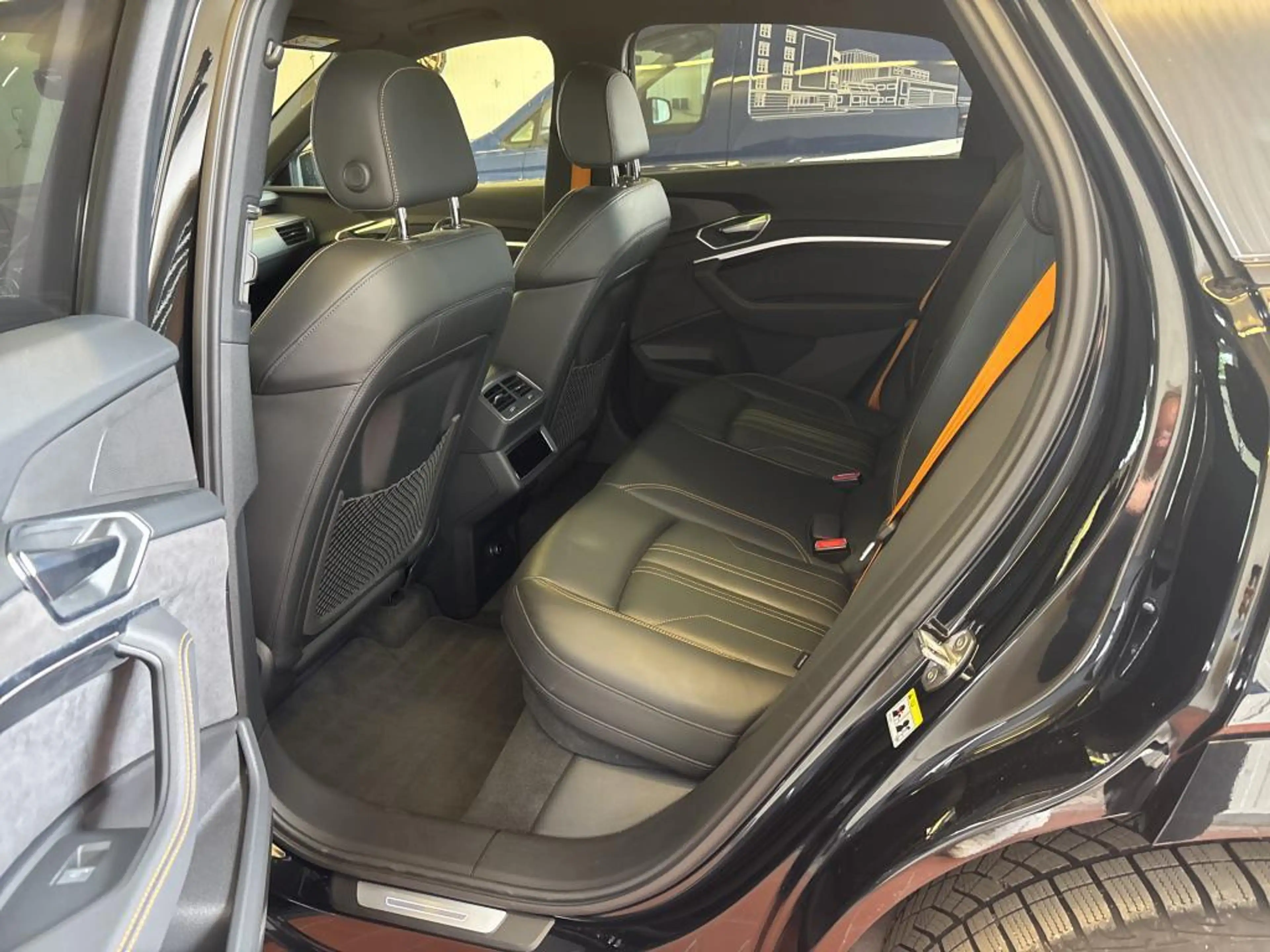 Audi e-tron Sportback 55 2x S line BLACK EDITION PANO — photo 11