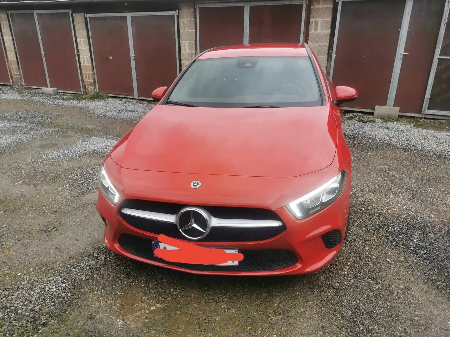 Mercedes-Benz A 200 Business Solution (EU6d-TEMP) Rouge - 1