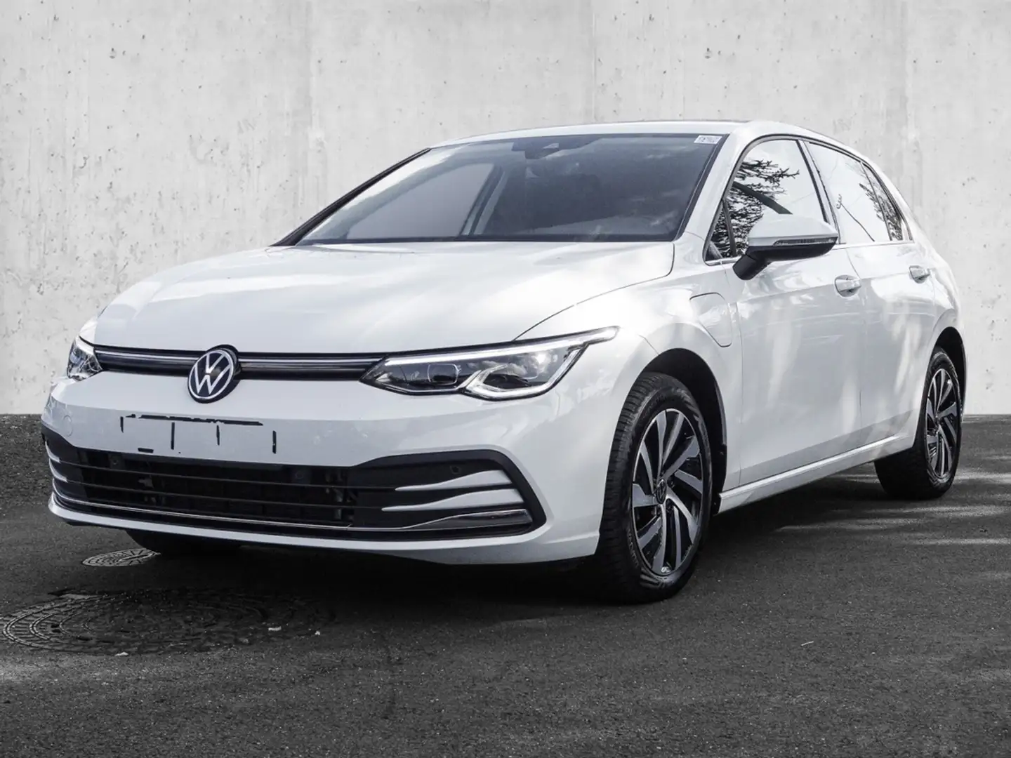 Volkswagen Golf 1.4 eTSI eHybrid DSG Style NAVI LED LM ACC Bílá - 2