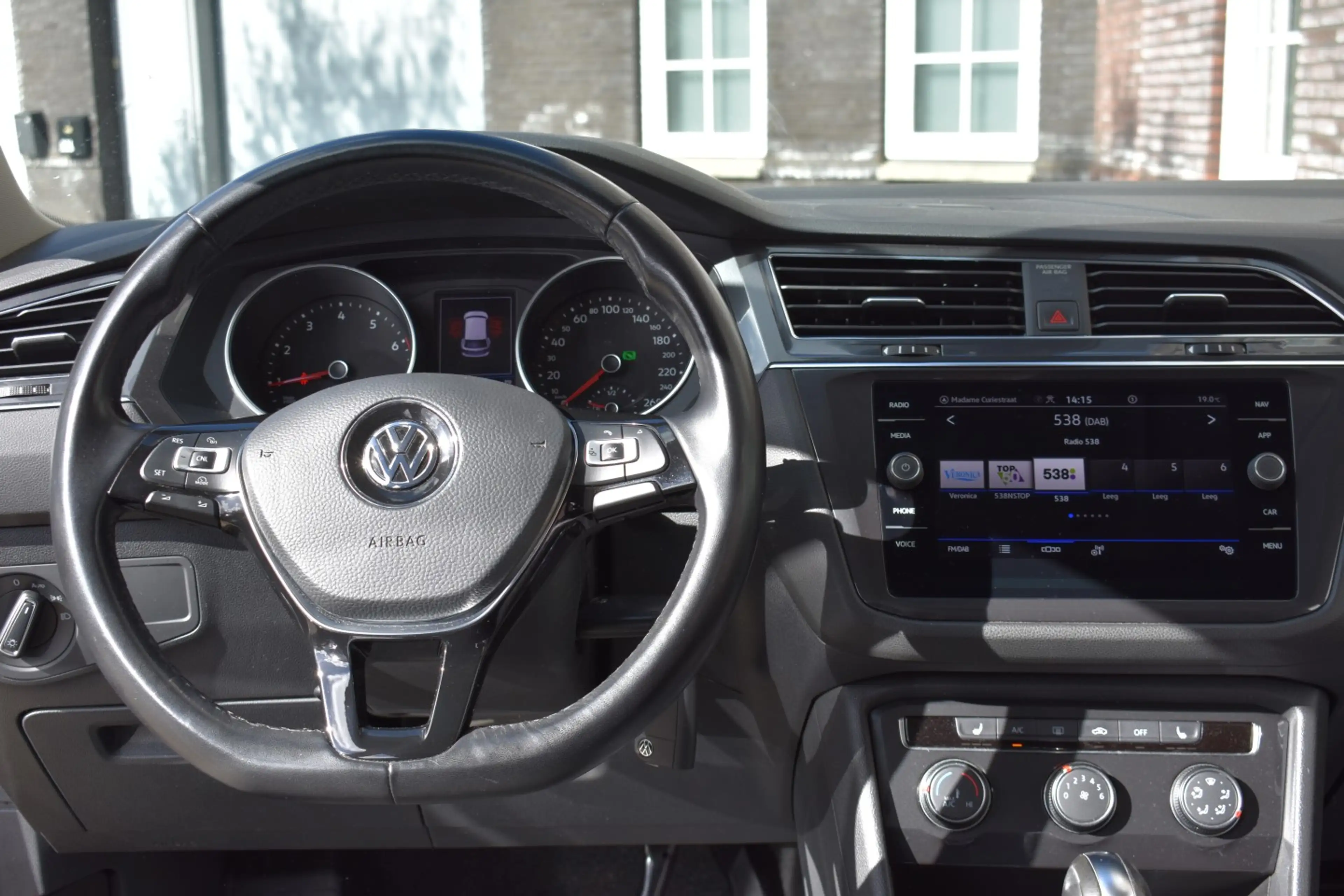 Volkswagen Tiguan Allspace Wij zijn op afspraak geopend! Graag bellen voor uw — photo 2