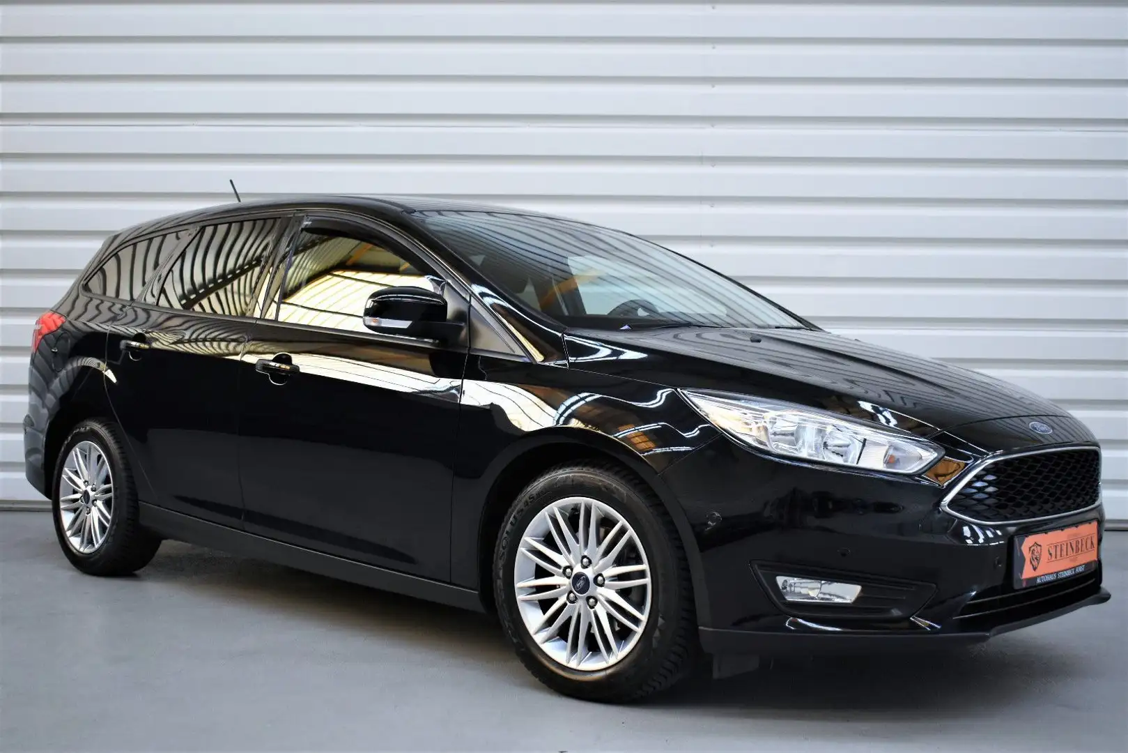 Ford Focus Turnier Business+Kamera+LHZ+Navi+Tempomat Noir - 1
