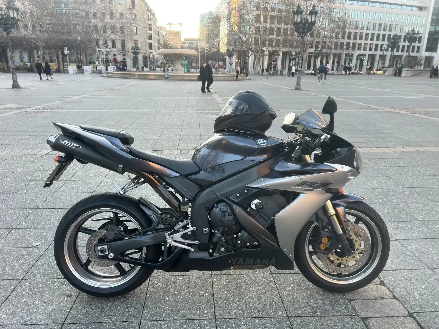 Yamaha YZF-R1 YZF R1 rn12 Gris - 1