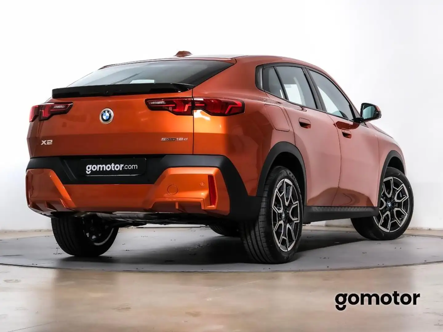 BMW X2 sDrive 18dA Arancione - 2