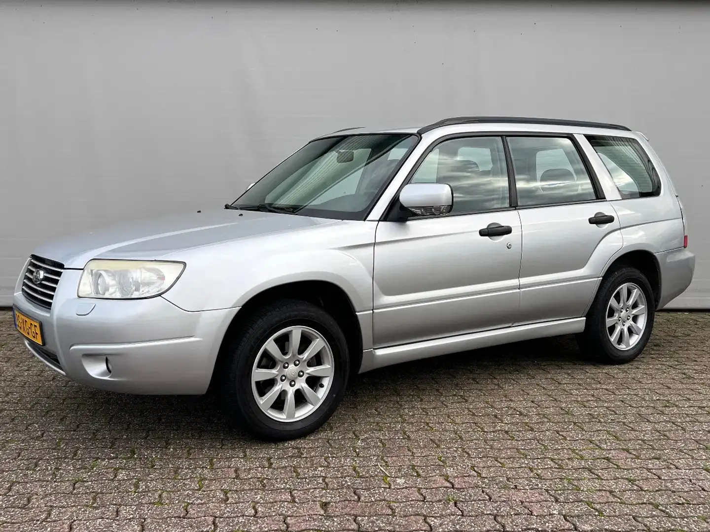 Subaru Forester 2.0 X Comfort Pack | NL aut NAP | Trekhaak | Clima Gris - 1